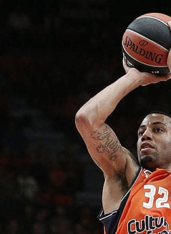 La cuarta del Valencia Basket llega con emoción en Murcia (91-93)