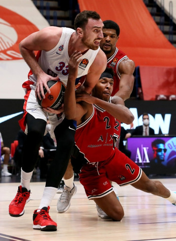 El CSKA Moscú supera al Armani Milán en la prórroga (87-91)