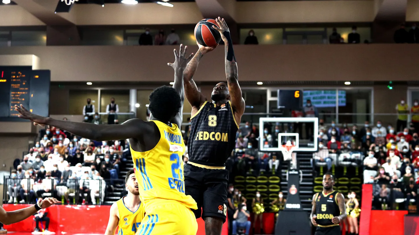 Bacon conduce al Mónaco a la victoria ante el ALBA (91-74)