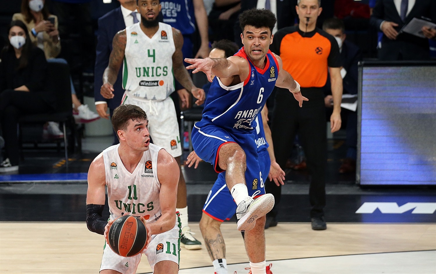 El Anadolu Efes se estrena a costa del Unics Kazan (71-68)