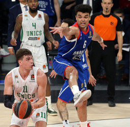 El Anadolu Efes se estrena a costa del Unics Kazan (71-68)