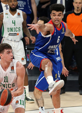 El Anadolu Efes se estrena a costa del Unics Kazan (71-68)