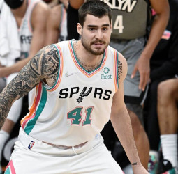 Los Utah Jazz planean cortar a Juancho Hernangómez