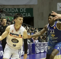 El Monbus Obradoiro 2025/26: 1x1 Alex Barcello