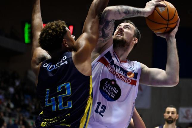 Un valioso derbi gallego como preámbulo a la habitual batalla por el liderato
