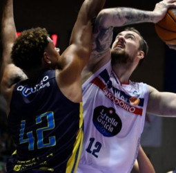 Un valioso derbi gallego como preámbulo a la habitual batalla por el liderato
