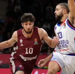 El Bayern vence a un mermado Efes, 86-71