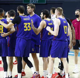 El Barça vuela tras el descanso y se queda a un paso de la gloria (75-89)