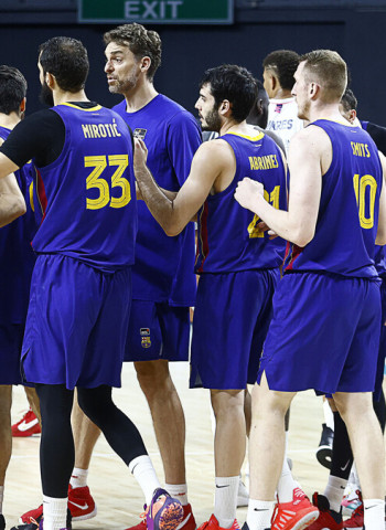 El Barça vuela tras el descanso y se queda a un paso de la gloria (75-89)