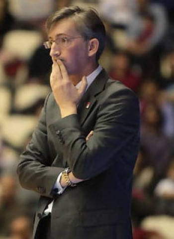 Moncho Fernández: “El Bilbao Basket es un equipo duro, veterano y muy trabajado”