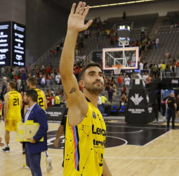 Lenovo Tenerife afianza su cuarta plaza a costa de Coviran Granada (73-82)