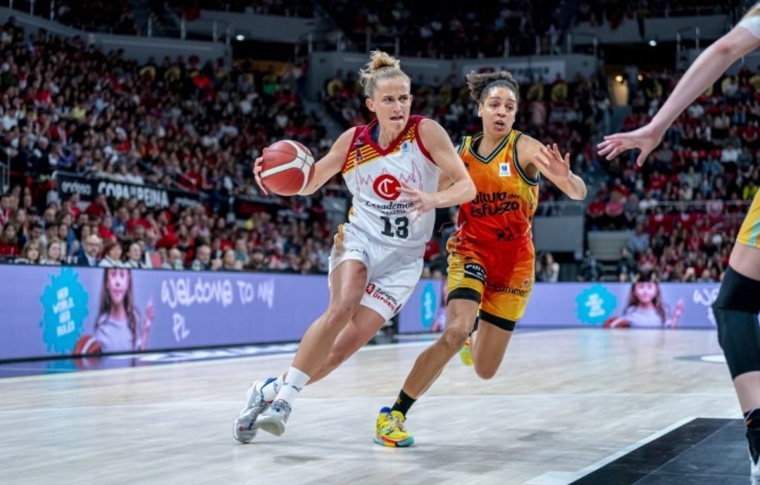 Zaragoza sabe sufrir, desactiva a Valencia y buscará ser campeona en casa (59-74)