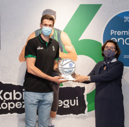 Xabi López-Arostegui recibe el Premio Endesa 2021