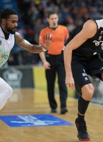 Derrota del Divina Seguros Joventut en Miribilla (99-74)