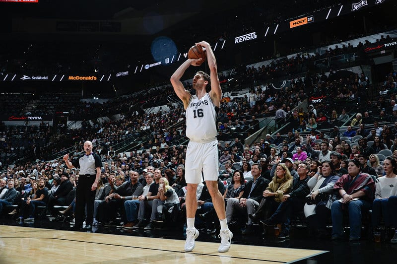 Las camisetas de Pau Gasol y Ricky Rubio entre las 10 más populares en España