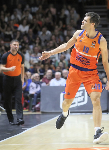 Valencia Basket consigue en la Fonteta su 1ª victoria de la Euroleague (81-72)
