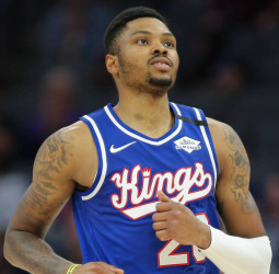 Kent Bazemore llega a un acuerdo con los Golden State Warriors