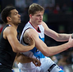 El Monbus Obradoiro acaba con su mala racha en Bilbao (74-84)