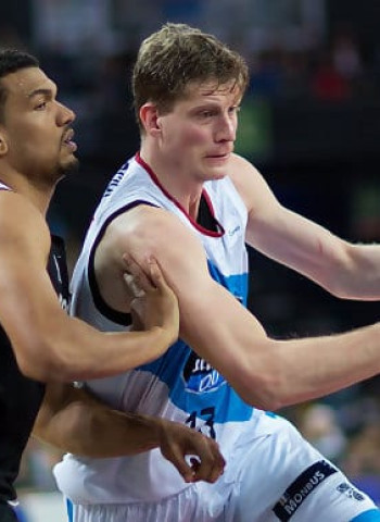 El Monbus Obradoiro acaba con su mala racha en Bilbao (74-84)