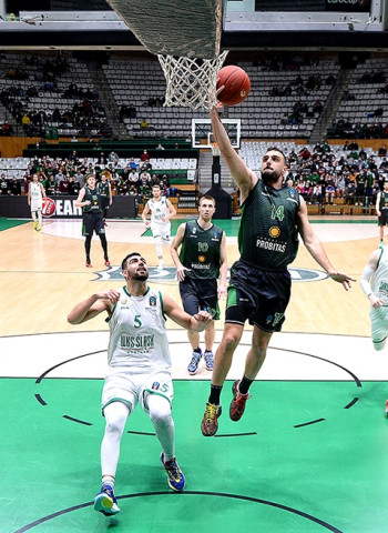 La Penya cierra con victoria contra el Slask Wroclaw una fase de grupos impresionante (97-79)