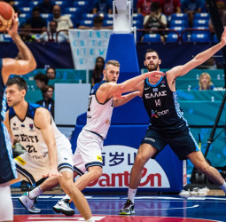 Grecia parte invicta de Milán (90-69)