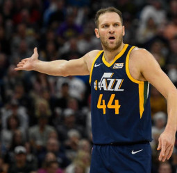 Utah Jazz y los Angeles Lakers mantienen las conversaciones por Bojan Bogdanovic
