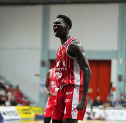 Hasta tres equipos de EuroLeague están interesados en Momo Faye