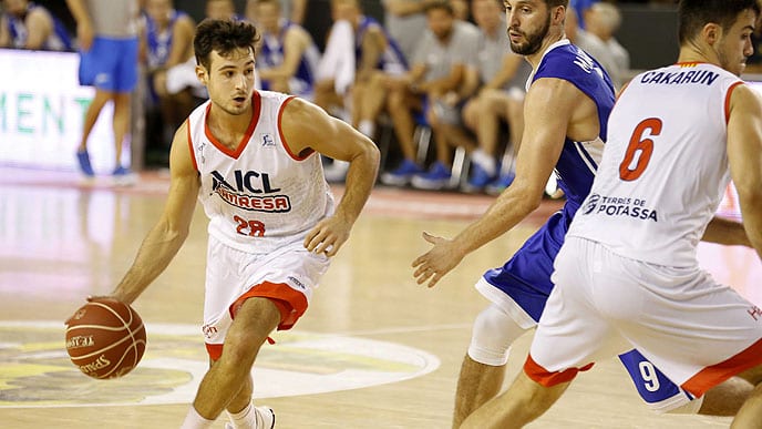 El ICL Manresa se presenta con una clara victoria ante el Zenit (99-76)