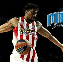 Khem Birch es oficialmente jugador de los Orlando Magic