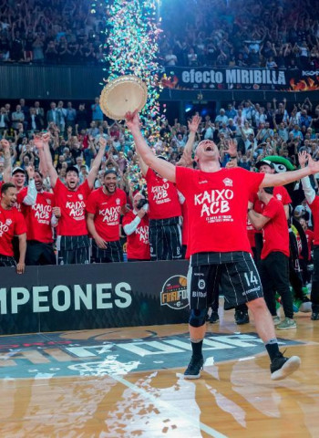 RETAbet Bilbao reescribe su historia con un nuevo ascenso (62-55)