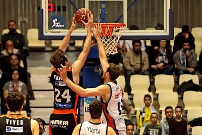 Victoria solvente del Valencia Basket en Santiago (79-91)