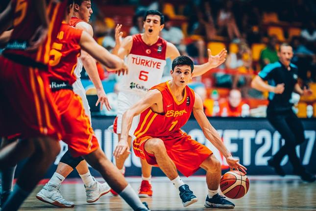 La intensidad nacional lleva a España a la lucha por el oro (69-71)
