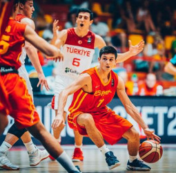 La intensidad nacional lleva a España a la lucha por el oro (69-71)