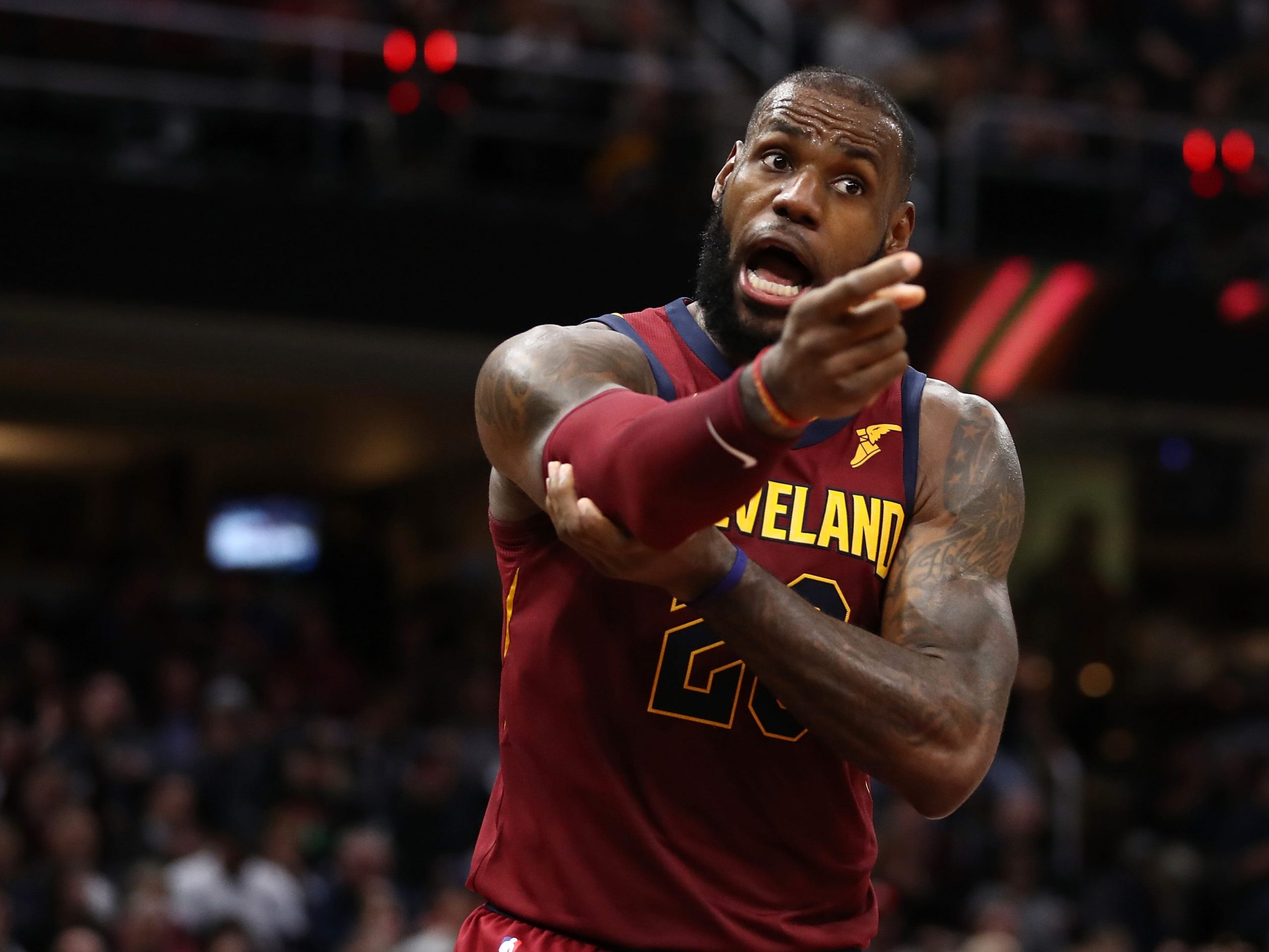 Imparable LeBron, McCollum lidera y la conexión Beasley - Lee tumba a los Thunder 