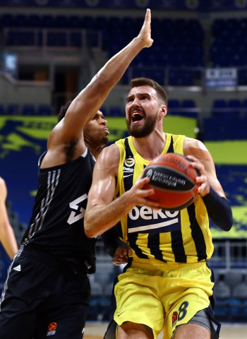 El Fenerbahce domina con claridad al ASVEL Villeurbanne (81-59)