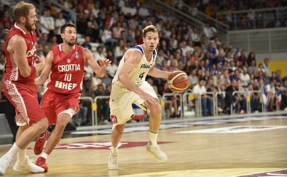 Saric y Bojan Bogdanovic marcan la diferencia ante Francia