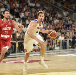 Saric y Bojan Bogdanovic marcan la diferencia ante Francia