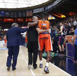 Romain Sato, duda para el partido ante Rio Natura Monbus
