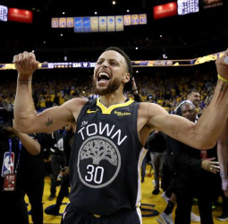 Remontada (111-114) y [2-0] para los Warriors