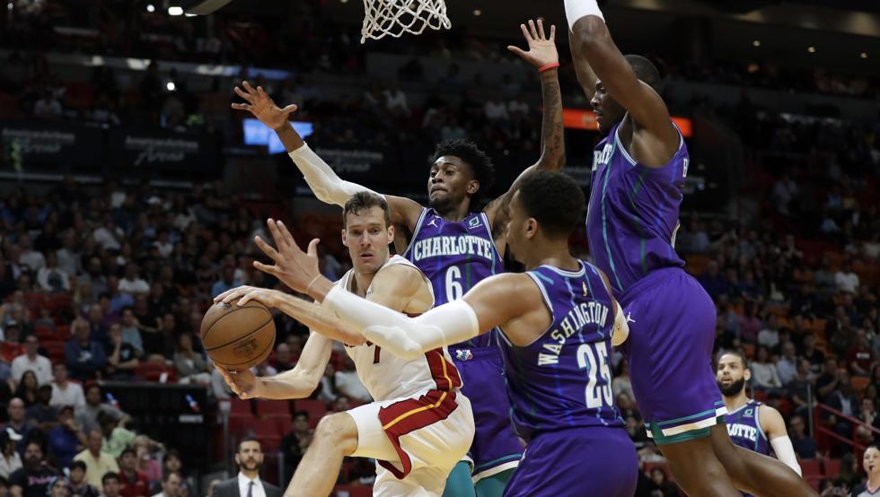 Antes del parón en la NBA se disputaron tres encuentros de la jornada