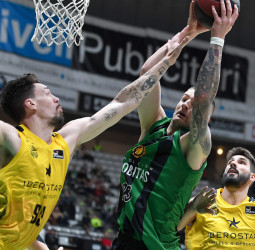 A pesar de complicarse el final del partido, el Joventut suma una victoria ante el Iberostar (77-73)