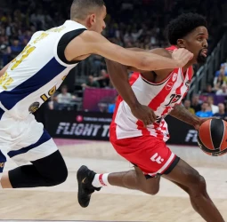 Olympiacos termina tercero, 87-84