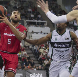 El Coviran Granada sabe sufrir para darse una alegría ante la Penya (89-86)