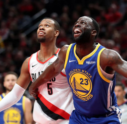 Los Warriors, a un paso de su quinta final consecutiva (110-99) [3-0]