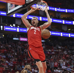 Jock Landale aterriza en Memphis