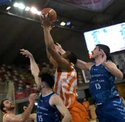 El Gipuzkoa Basket le tiene tomada la medida al Leyma Coruña, 67-84