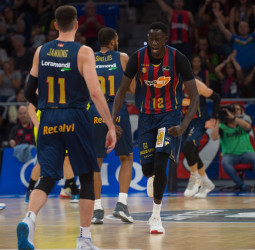 El Baskonia se estrena con una clara  victoria (105-82)
