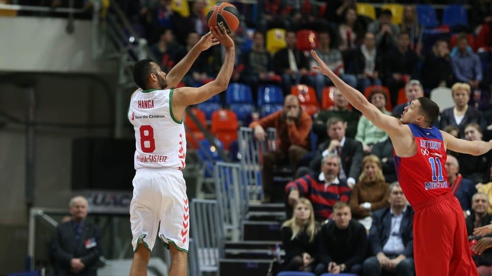Oficial: El Barcelona Lassa presenta ofertas vinculantes por Larkin y Hanga