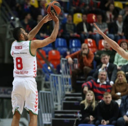 Oficial: El Barcelona Lassa presenta ofertas vinculantes por Larkin y Hanga