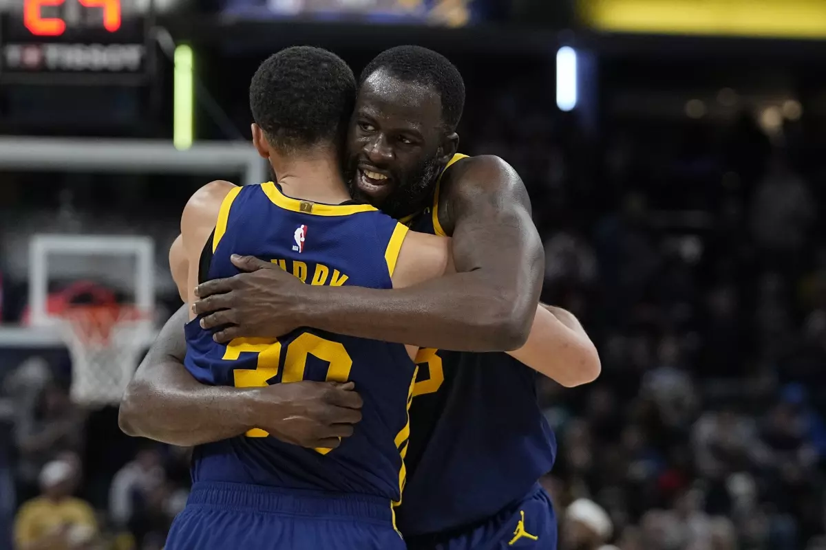 Curry se luce ante Indianapolis